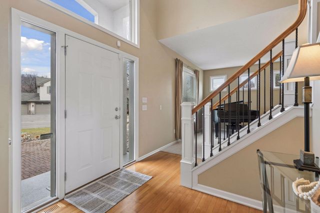 7428 Bent Bow Trail, Chanhassen, MN 55317