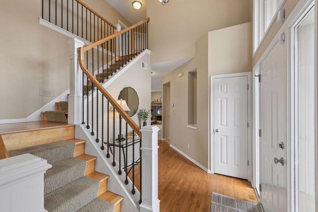 7428 Bent Bow Trail, Chanhassen, MN 55317