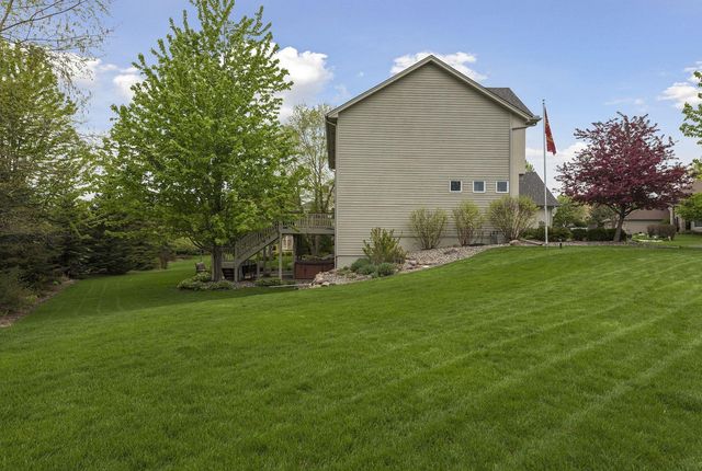 7428 Bent Bow Trail, Chanhassen, MN 55317