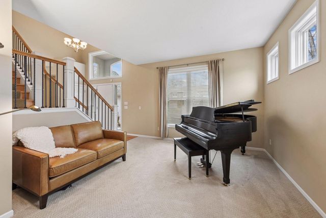 7428 Bent Bow Trail, Chanhassen, MN 55317