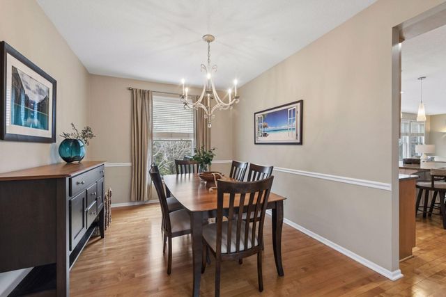 7428 Bent Bow Trail, Chanhassen, MN 55317