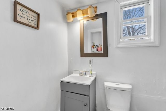 821 Front St, Dunellen Boro, NJ 08812