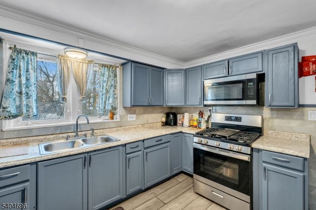 821 Front St, Dunellen Boro, NJ 08812