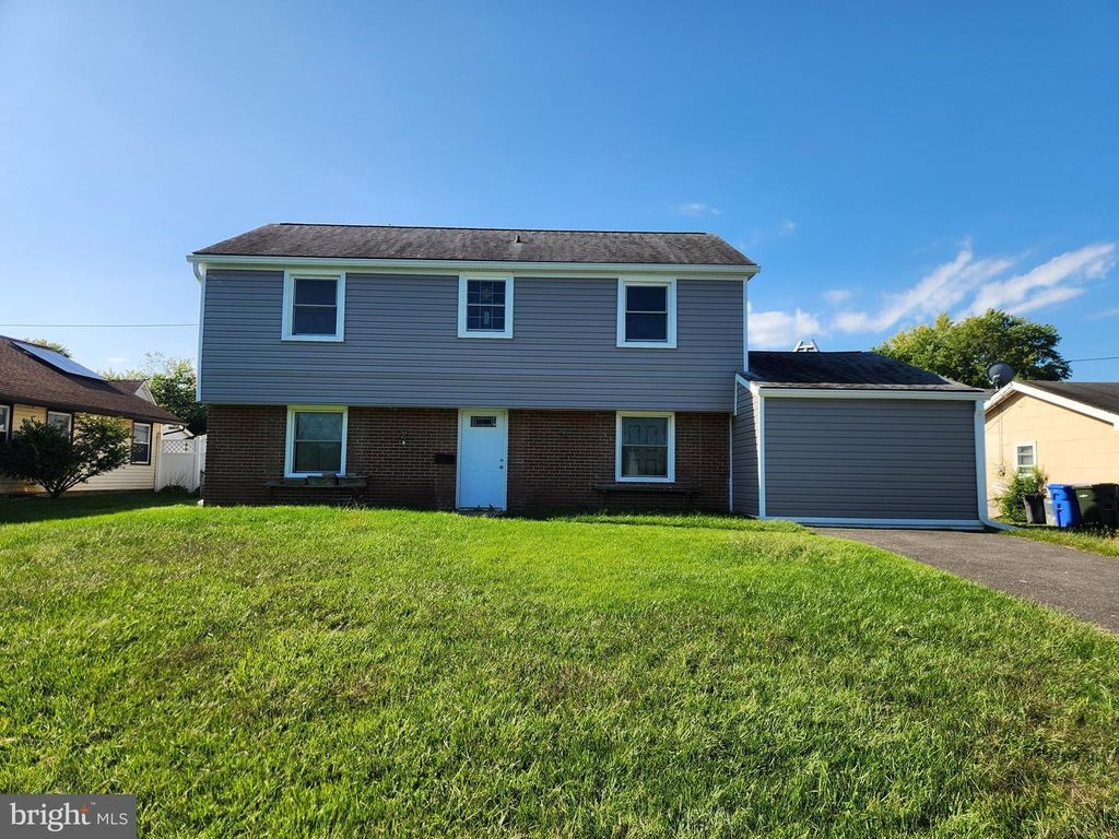 36 MIDFIELD LN, Willingboro, NJ 08046