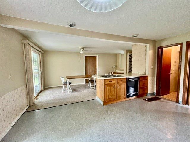 13 Florence St, Chicopee, MA 01013