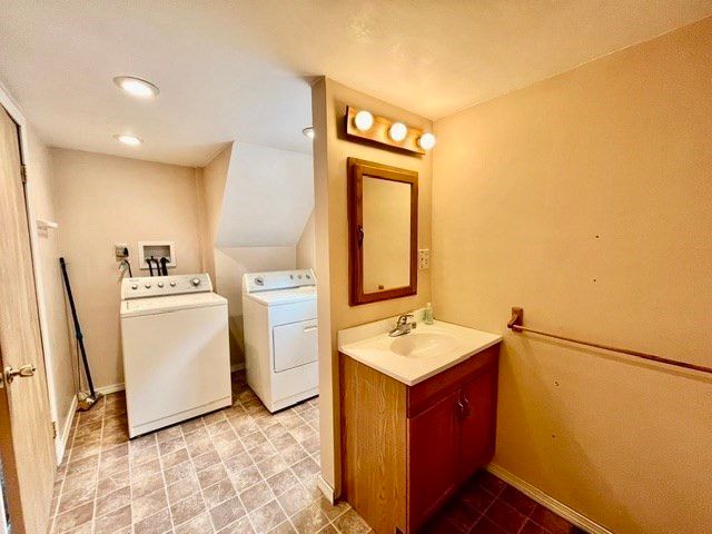 13 Florence St, Chicopee, MA 01013