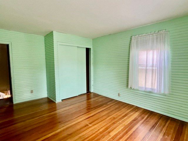 13 Florence St, Chicopee, MA 01013