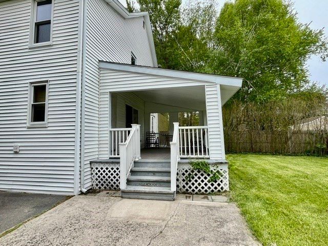 13 Florence St, Chicopee, MA 01013