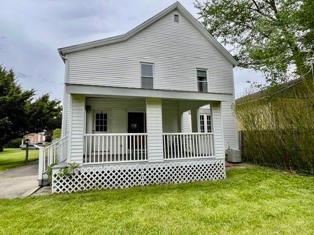 13 Florence St, Chicopee, MA 01013