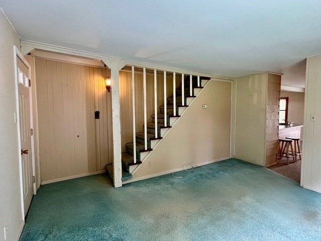 13 Florence St, Chicopee, MA 01013