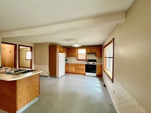 13 Florence St, Chicopee, MA 01013