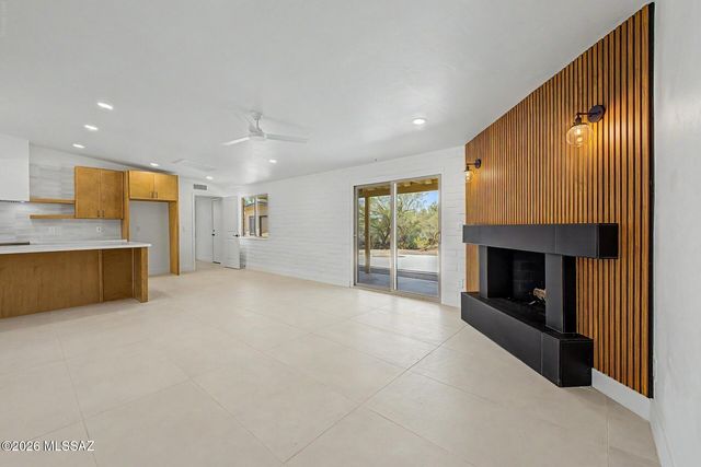 1164 W Emerine Drive, Tucson, AZ 85704