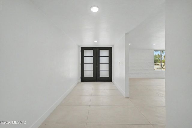 1164 W Emerine Drive, Tucson, AZ 85704
