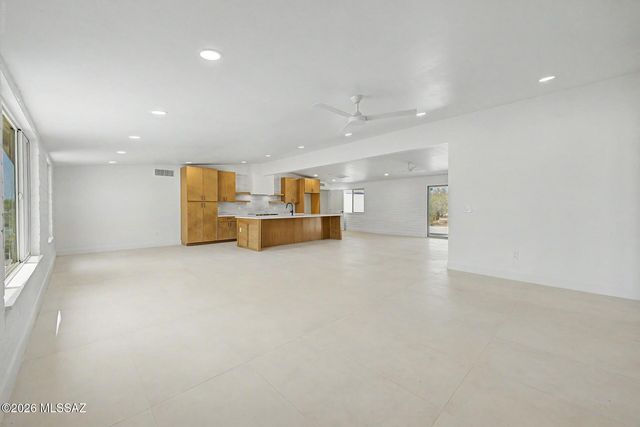 1164 W Emerine Drive, Tucson, AZ 85704