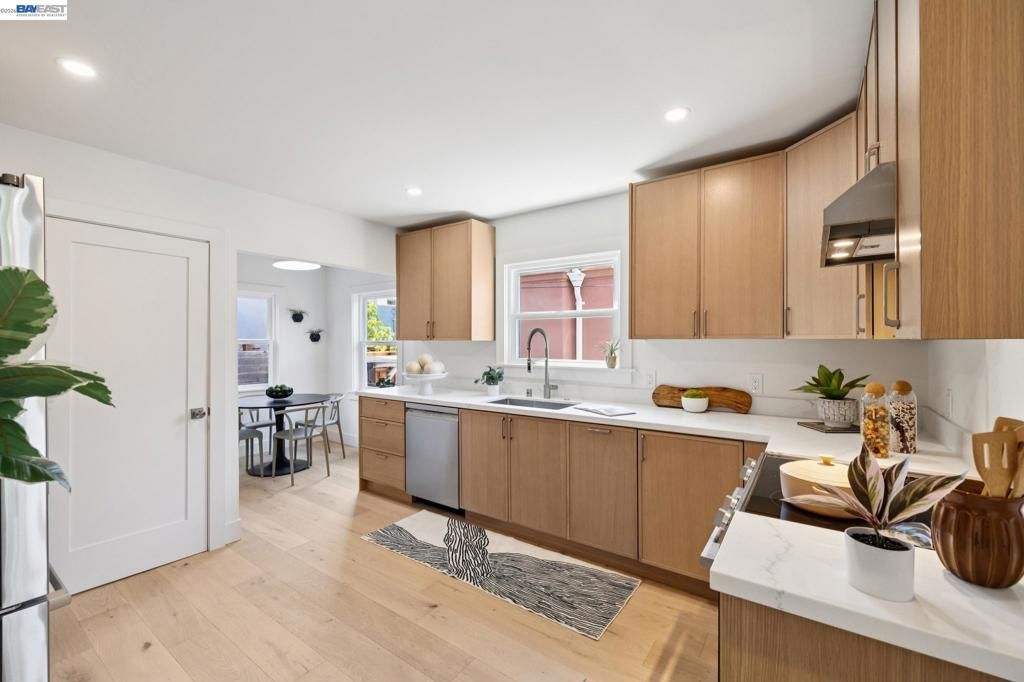 Image 17 of property listing at 3039 HALCYON COURT, Berkeley, CA 94705