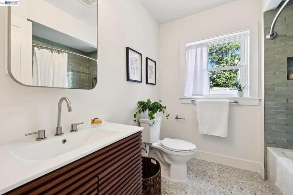 Image 28 of property listing at 3039 HALCYON COURT, Berkeley, CA 94705