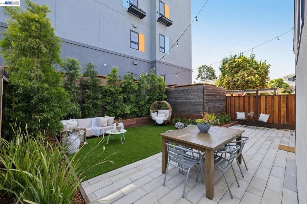 Image 34 of property listing at 3039 HALCYON COURT, Berkeley, CA 94705