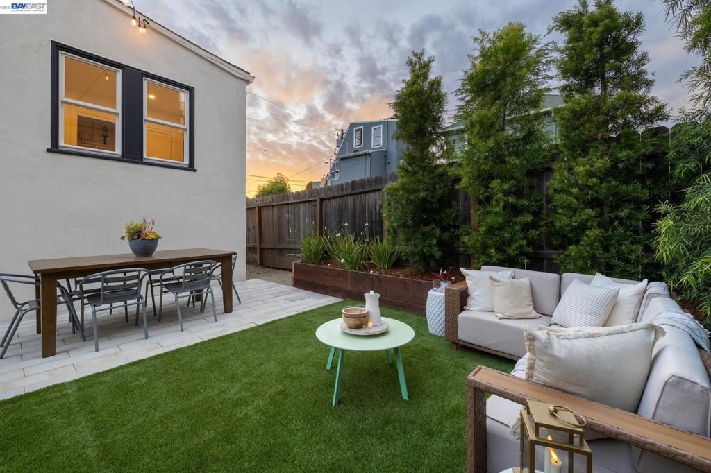 Image 37 of property listing at 3039 HALCYON COURT, Berkeley, CA 94705