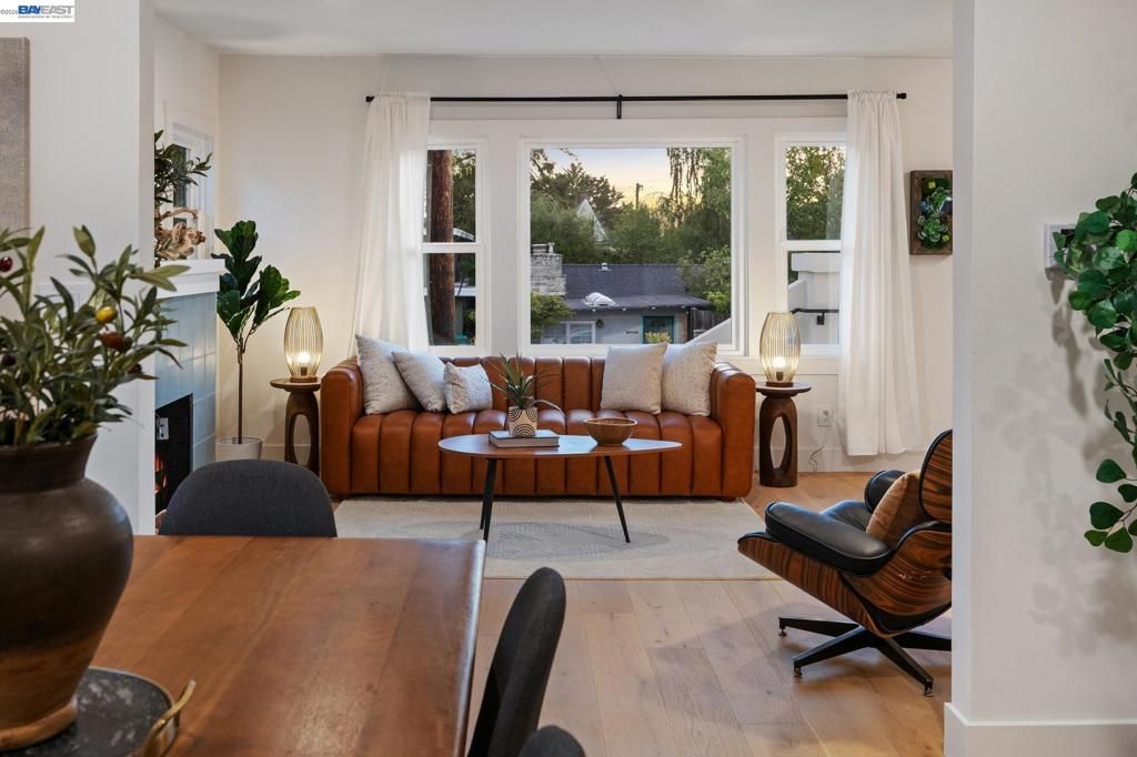 Image 4 of property listing at 3039 HALCYON COURT, Berkeley, CA 94705
