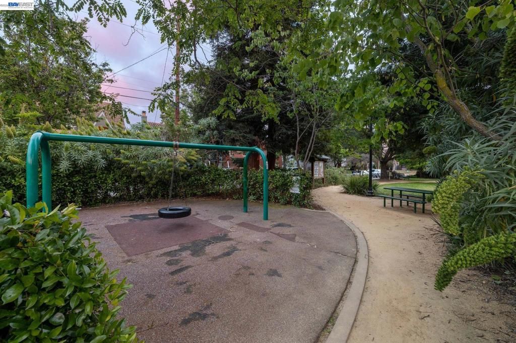Image 41 of property listing at 3039 HALCYON COURT, Berkeley, CA 94705