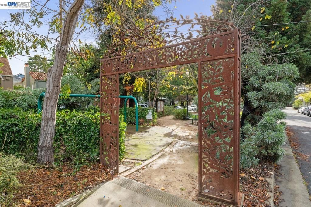 Image 44 of property listing at 3039 HALCYON COURT, Berkeley, CA 94705