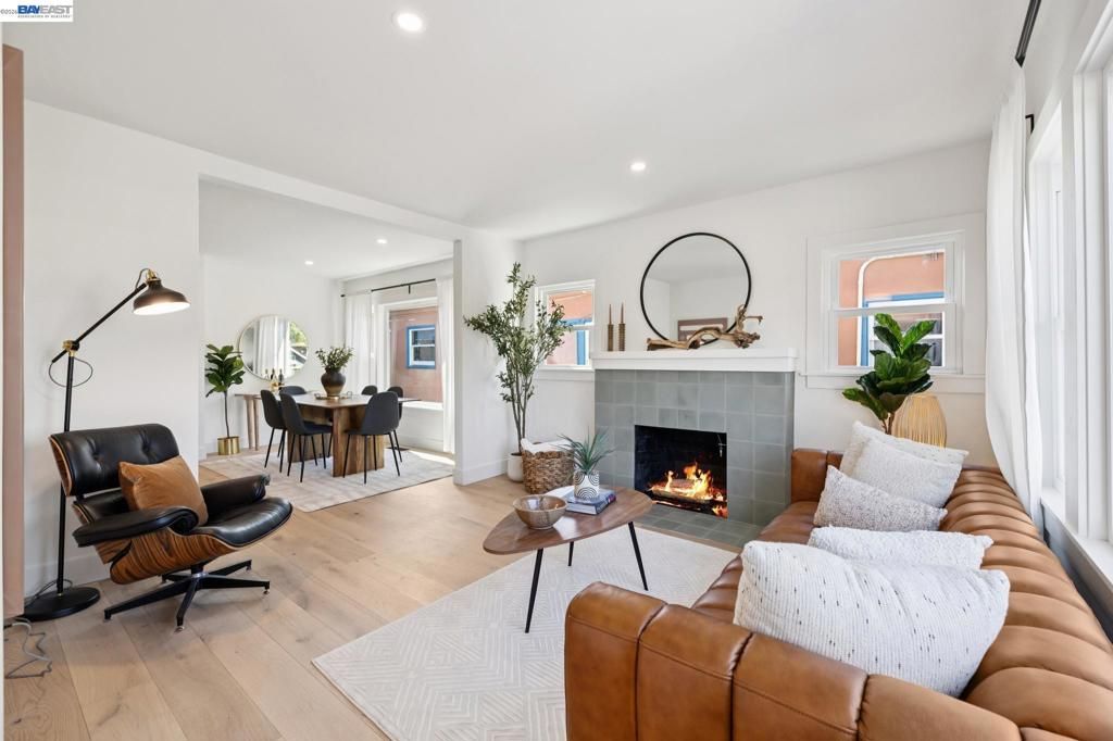 Image 8 of property listing at 3039 HALCYON COURT, Berkeley, CA 94705