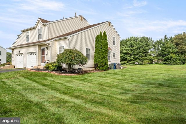 435 LONGFELLOW DR, Williamstown, NJ 08094