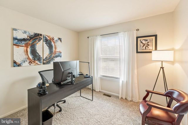 435 LONGFELLOW DR, Williamstown, NJ 08094