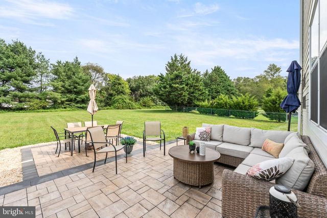 435 LONGFELLOW DR, Williamstown, NJ 08094