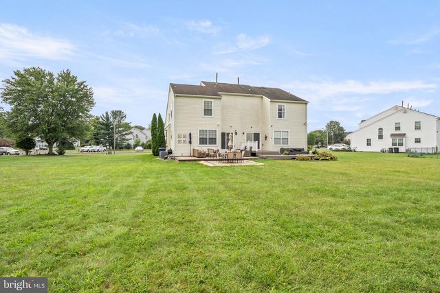 435 LONGFELLOW DR, Williamstown, NJ 08094