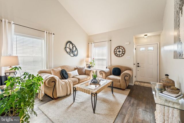 435 LONGFELLOW DR, Williamstown, NJ 08094