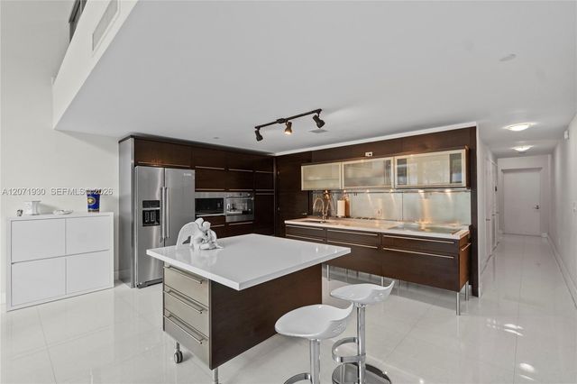 6000 Collins Avenue 336, Miami Beach, FL 33140