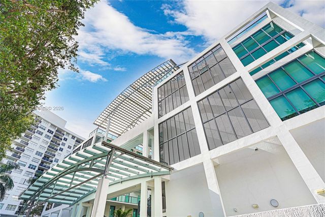 6000 Collins Avenue 336, Miami Beach, FL 33140