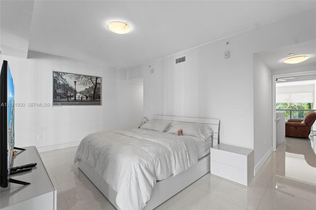 6000 Collins Avenue 336, Miami Beach, FL 33140