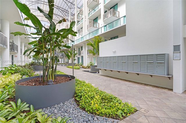 6000 Collins Avenue 336, Miami Beach, FL 33140