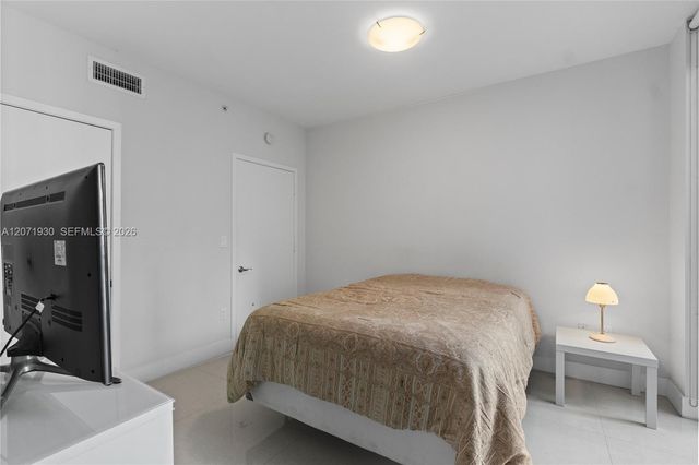 6000 Collins Avenue 336, Miami Beach, FL 33140