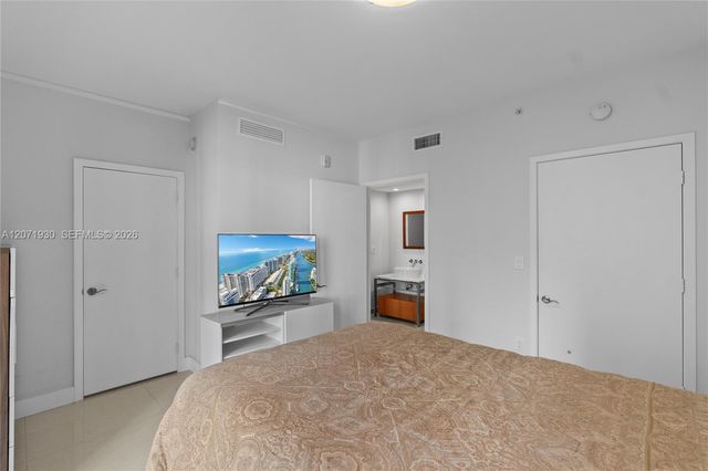 6000 Collins Avenue 336, Miami Beach, FL 33140