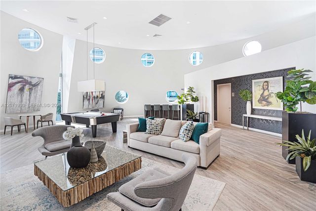 6000 Collins Avenue 336, Miami Beach, FL 33140