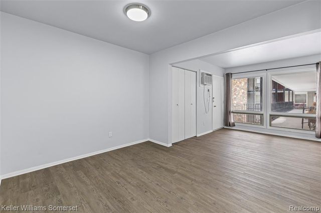 4345 Crooks Road 26, Royal Oak, MI 48073