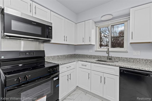 4345 Crooks Road 26, Royal Oak, MI 48073