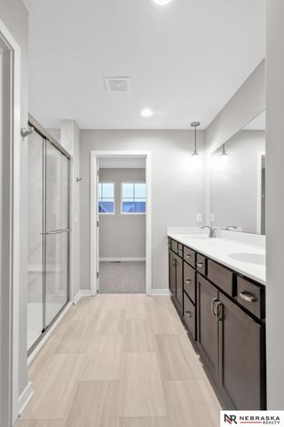 12356 Elk Ridge Circle, Papillion, NE 68046