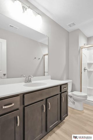 12356 Elk Ridge Circle, Papillion, NE 68046