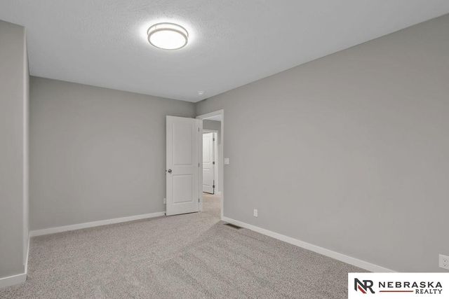 12356 Elk Ridge Circle, Papillion, NE 68046