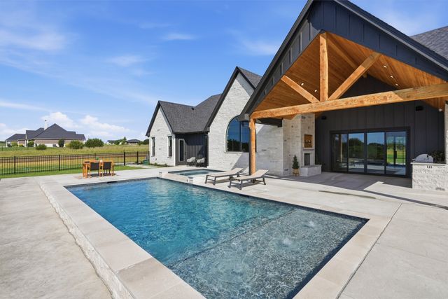 3305 Rio Grande Circle, Cresson, TX 76035