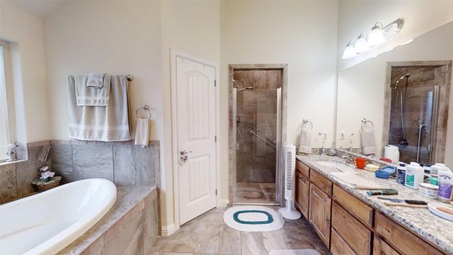 109 Donna Circle, Granbury, TX 76049