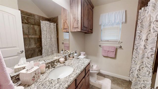 109 Donna Circle, Granbury, TX 76049
