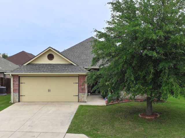 109 Donna Circle, Granbury, TX 76049