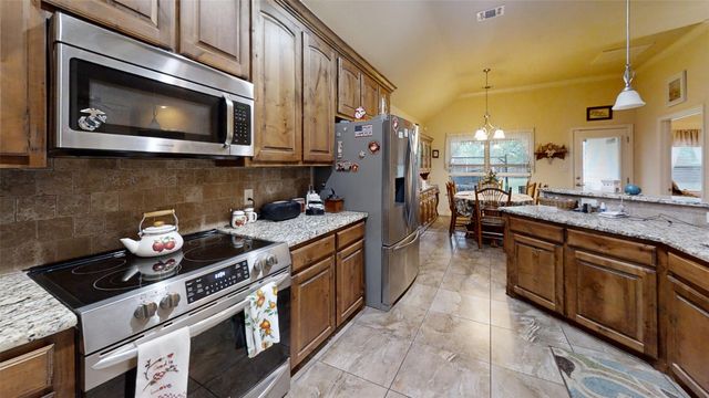 109 Donna Circle, Granbury, TX 76049