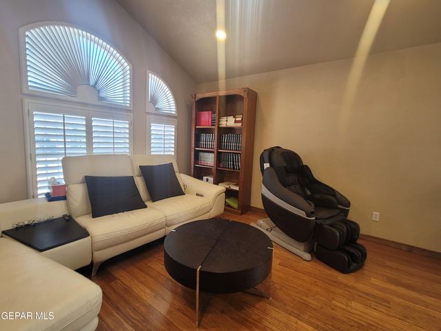 11205 LOMA DEL SOL Drive, El Paso, TX 79934