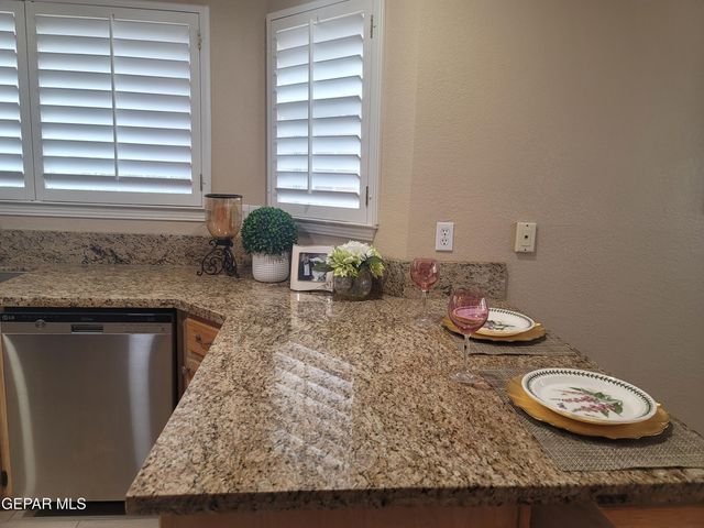 11205 LOMA DEL SOL Drive, El Paso, TX 79934